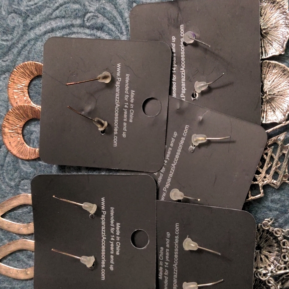 Five Pairs of New Paparazzi Pierced Earrings A153 - Picture 7 of 7